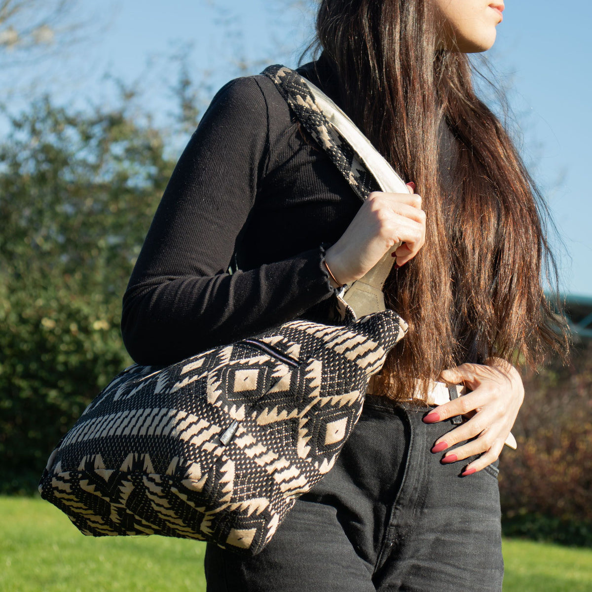Nomad Sari Jacquard Natural Wander Muse Bags - Desert Loom