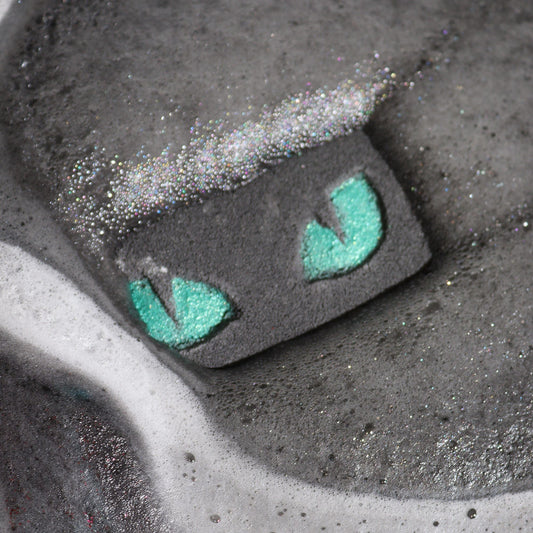 Cats Eyes Halloween  Bath Bomb 80g